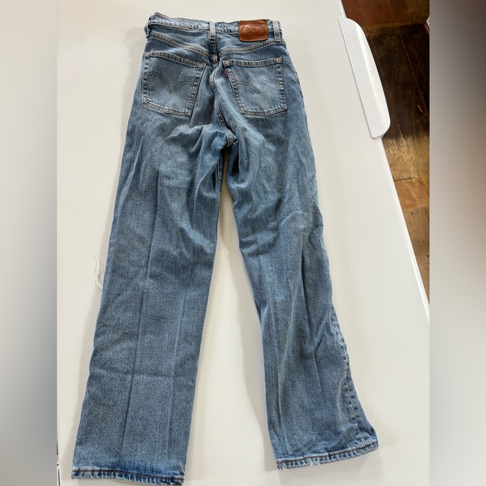 Levi's Women's Ribcage Straight Jeans -26 - Picture 3 of 5